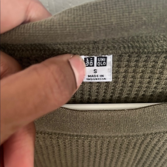 Uniqlo Khaki Women's Crew Neck Sweater - Picture 2 of 2